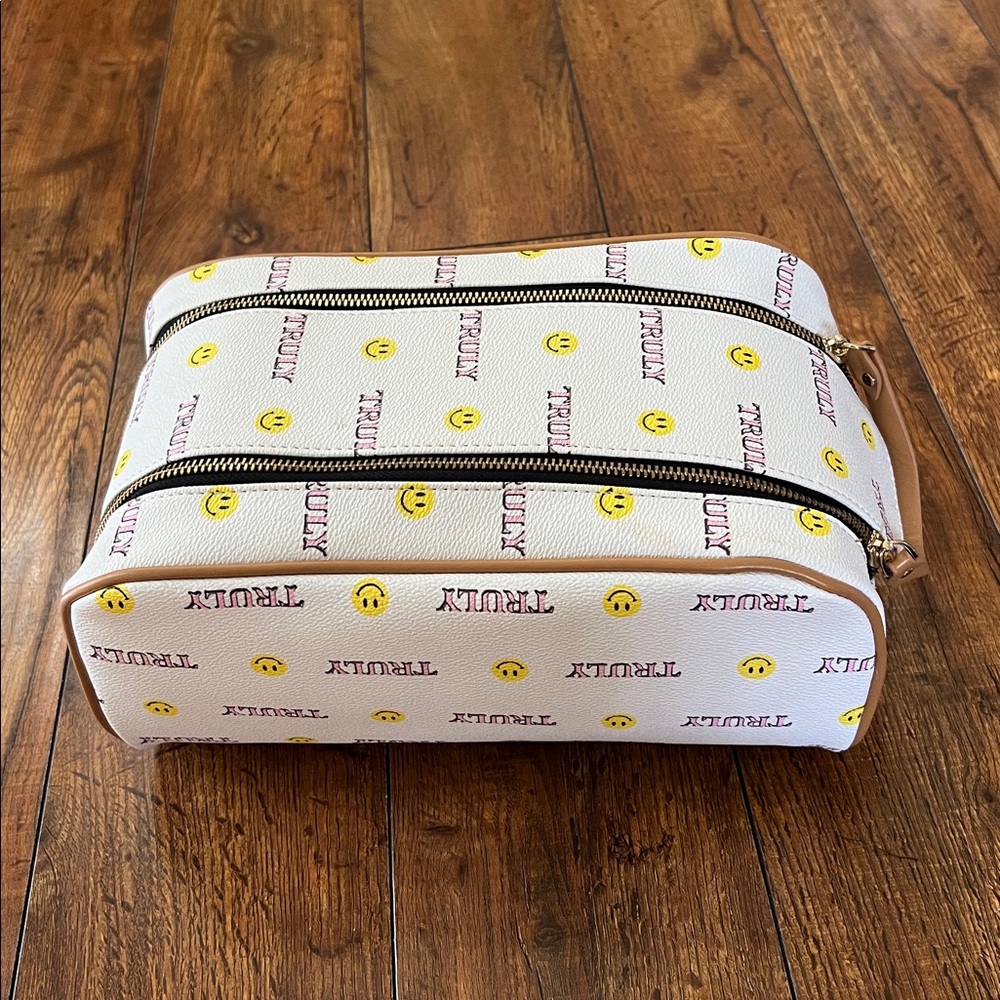 Truly White Smiley Face Travel Bag
